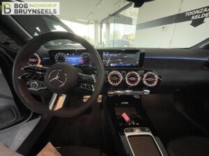 Mercedes A 180 Berline Amg Line Facelift - Garage Bob Bruynseels - Westerlo