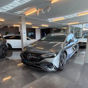 Elektrische Mercedes-Benz in de showroom van Autobedrijf Bob Bruynseels – fiscale aftrekbaarheid 2026